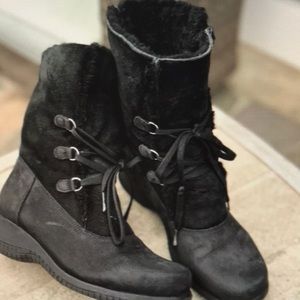 La canadienne black side lace up boots booties full shearling lined size 8
